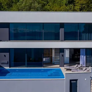 Sky Pool , Medveja Kroatien